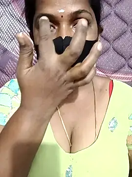 Snapshot of Renuma chatting on 02-13-26, 03:24 Renuma online show from 02-13-26, 03:24