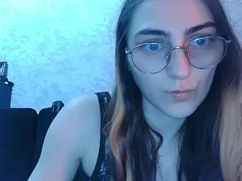 Snapshot of AliceMoonsea chatting on 04-07-26, 11:26 AliceMoonsea online show from 04-07-26, 11:26