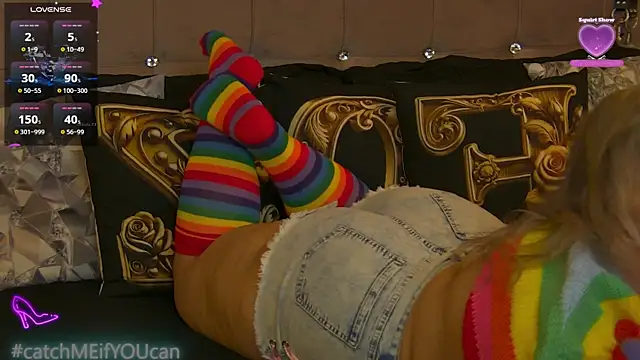 Snapshot of ZoeMesmerize chatting on 04-15-26, 05:36 ZoeMesmerize online show from 04-15-26, 05:36