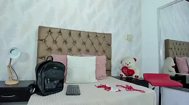 Snapshot of any_rox chatting on 01-31-25, 12:40 any rox online show from 01-31-25, 12:40