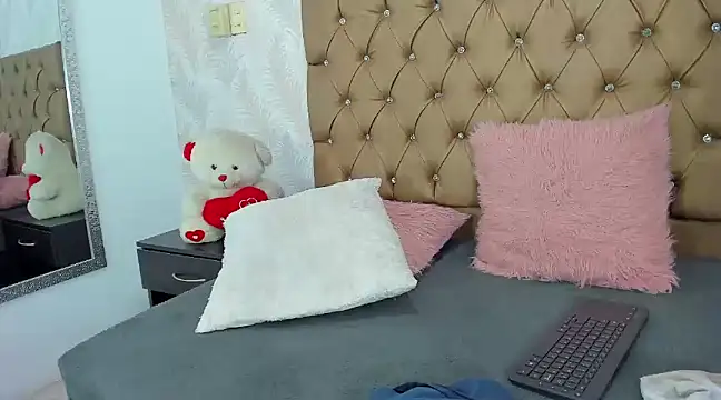 Snapshot of any_rox chatting on 02-07-25, 03:52 any rox online show from 02-07-25, 03:52