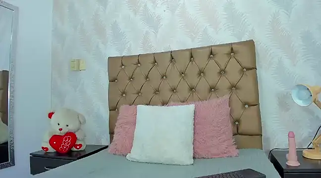 Snapshot of any_rox chatting on 02-08-25, 01:33 any rox online show from 02-08-25, 01:33