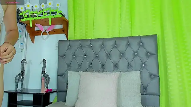 Snapshot of any_rox chatting on 02-22-25, 12:40 any rox online show from 02-22-25, 12:40