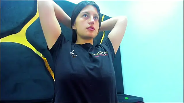 GiaRoussel online show from 02-25-25, 07:47