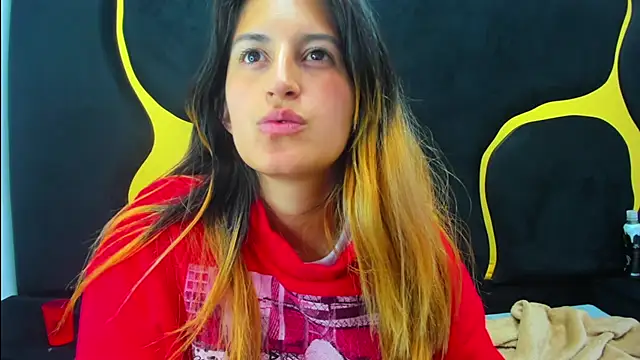 GiaRoussel online show from 03-18-25, 06:48