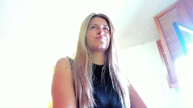 GiaRoussel online show from 03-24-26, 01:38