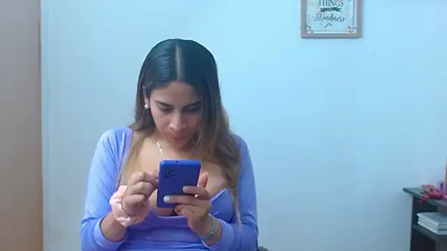 JessicaRabbit04 online show from 03-07-25, 09:59