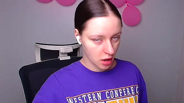 Snapshot of Fantasy_July chatting on 03-05-25, 06:44 Fantasy July online show from 03-05-25, 06:44