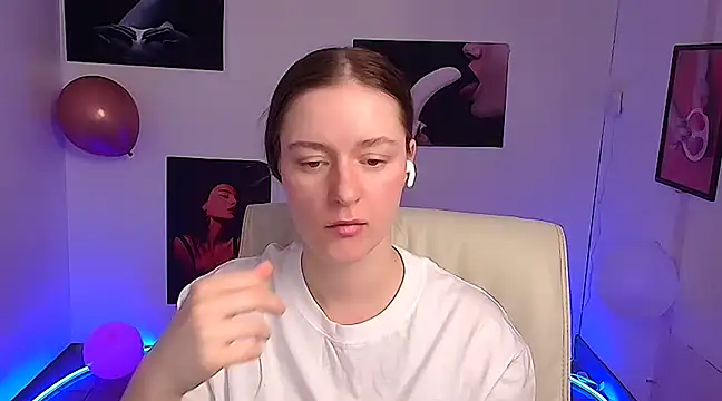 Snapshot of Fantasy_July chatting on 03-12-25, 04:24 Fantasy July online show from 03-12-25, 04:24