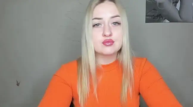 KennaJamess8 online show from 12-18-24, 03:44