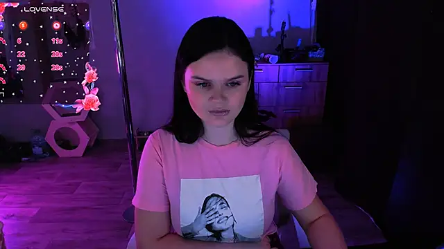 Snapshot of Lora_Cain chatting on 06-30-26, 01:23 Lora Cain online show from 06-30-26, 01:23