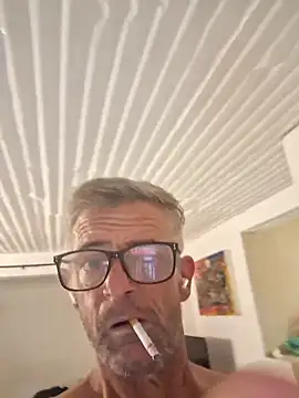 Snapshot of NICJOHNS chatting on 12-17-24, 05:36 NICJOHNS online show from 12-17-24, 05:36