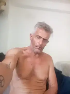 Snapshot of NICJOHNS chatting on 02-17-25, 12:48 NICJOHNS online show from 02-17-25, 12:48