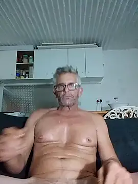 Snapshot of NICJOHNS chatting on 01-09-26, 06:21 NICJOHNS online show from 01-09-26, 06:21