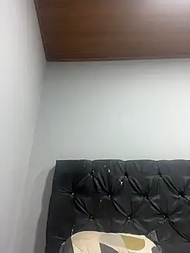 Snapshot of alisson_carolina73 chatting on 07-18-26, 03:00 alisson carolina73 online show from 07-18-26, 03:00