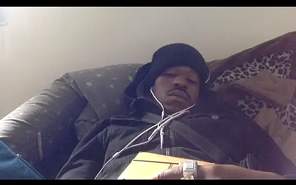 Snapshot of POPAYE972 chatting on 11-19-25, 11:10 POPAYE972 online show from 11-19-25, 11:10