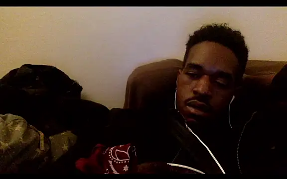 Snapshot of POPAYE972 chatting on 11-21-25, 09:57 POPAYE972 online show from 11-21-25, 09:57