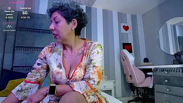 Snapshot of Julianewell chatting on 01-09-26, 12:19 Julianewell online show from 01-09-26, 12:19