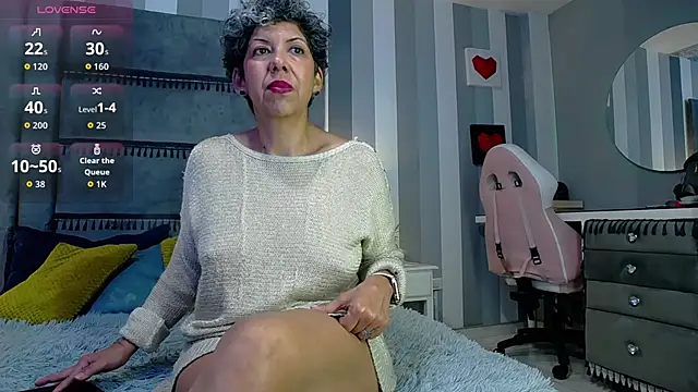 Snapshot of Julianewell chatting on 01-14-26, 12:33 Julianewell online show from 01-14-26, 12:33