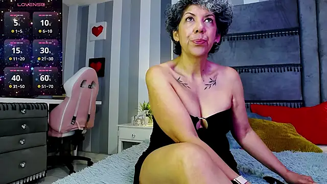 Snapshot of Julianewell chatting on 04-02-26, 12:14 Julianewell online show from 04-02-26, 12:14