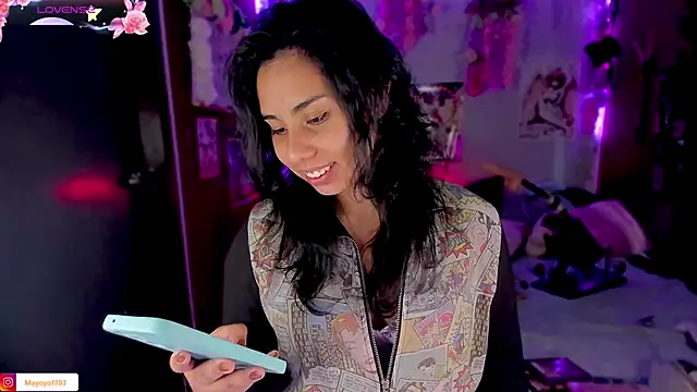 Snapshot of kiki_cavilll chatting on 03-18-25, 11:52 kiki cavilll online show from 03-18-25, 11:52