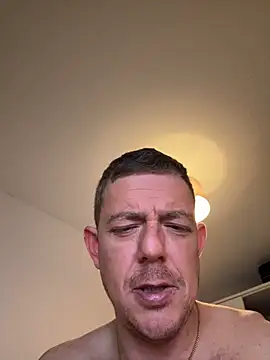 Snapshot of mrwright878787 chatting on 12-28-24, 02:33 mrwright878787 online show from 12-28-24, 02:33