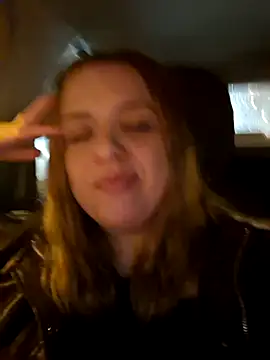 cansuozell online show from 11-25-25, 03:01