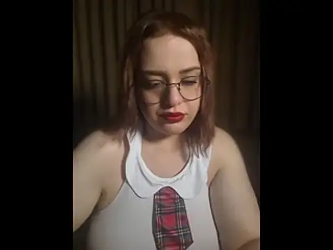 Snapshot of cansuozell chatting on 06-14-26, 06:10 cansuozell online show from 06-14-26, 06:10