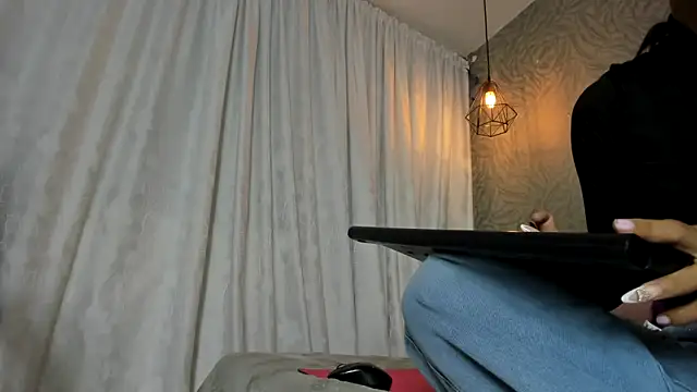 Snapshot of KOURTNEY-- chatting on 01-17-26, 02:27 KOURTNEY-- online show from 01-17-26, 02:27