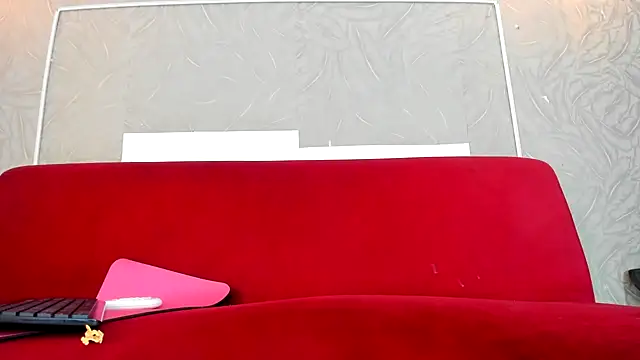 Snapshot of KOURTNEY-- chatting on 03-11-26, 02:39 KOURTNEY-- online show from 03-11-26, 02:39