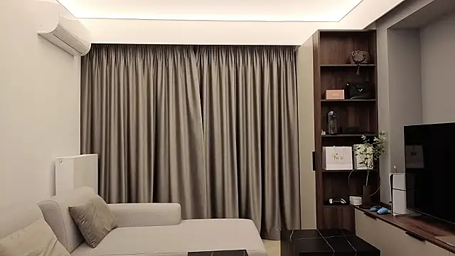 Snapshot of IrisNoire chatting on 02-14-26, 08:38 IrisNoire online show from 02-14-26, 08:38