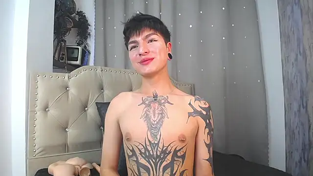 Snapshot of CataFox_ chatting on 01-07-25, 07:49 CataFox online show from 01-07-25, 07:49