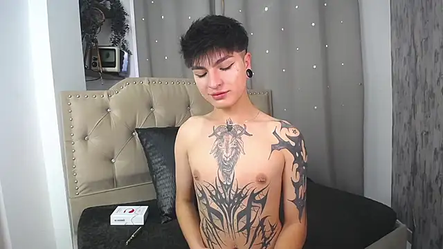 Snapshot of CataFox_ chatting on 01-16-25, 12:53 CataFox online show from 01-16-25, 12:53