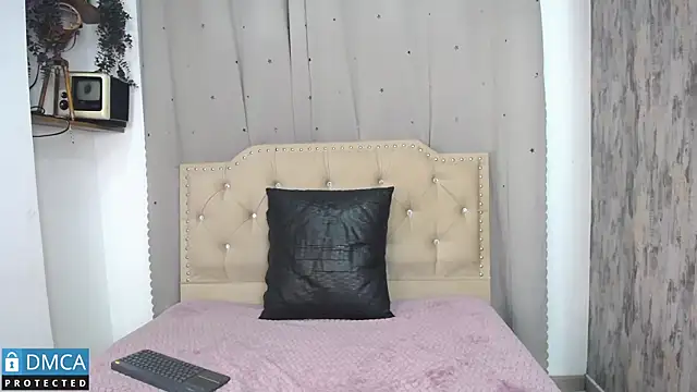 Snapshot of CataFox_ chatting on 03-04-25, 01:45 CataFox online show from 03-04-25, 01:45