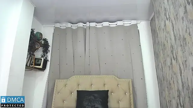 Snapshot of CataFox_ chatting on 03-07-25, 01:42 CataFox online show from 03-07-25, 01:42