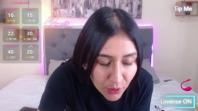 mia aira online show from 10-23-25, 03:00