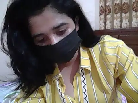 Snapshot of A-pusparani chatting on 05-13-26, 10:27 A-pusparani online show from 05-13-26, 10:27