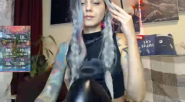 Snapshot of BroadFantasy chatting on 12-17-24, 07:48 BroadFantasy online show from 12-17-24, 07:48