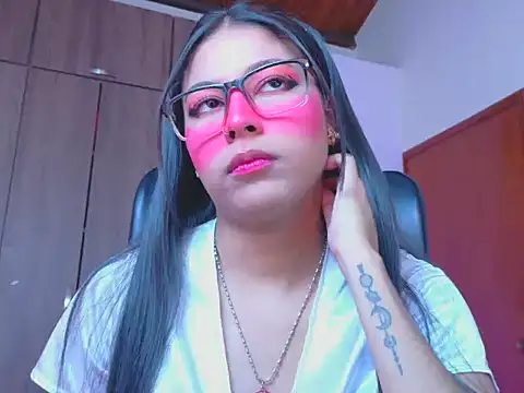 Snapshot of _ALLYSON18_ chatting on 06-23-26, 11:52 ALLYSON18 online show from 06-23-26, 11:52