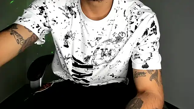 Snapshot of mikee_scooth chatting on 06-11-26, 08:12 mikee scooth online show from 06-11-26, 08:12