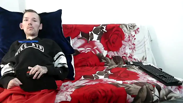 Sophia and Thomas online show from 12-17-25, 09:43