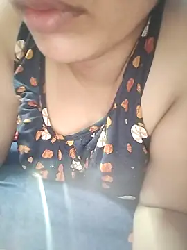Snapshot of Priya-bhabi012 chatting on 06-06-26, 01:43 Priya-bhabi012 online show from 06-06-26, 01:43