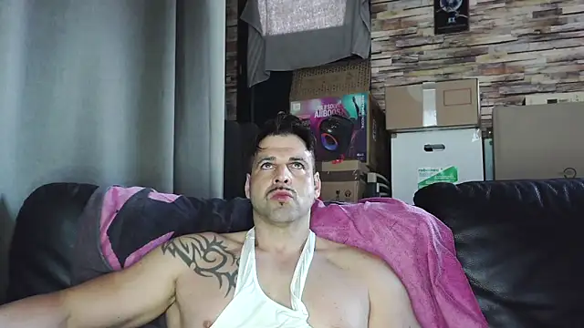 XxBigboybandxX online show from 03-17-26, 08:39