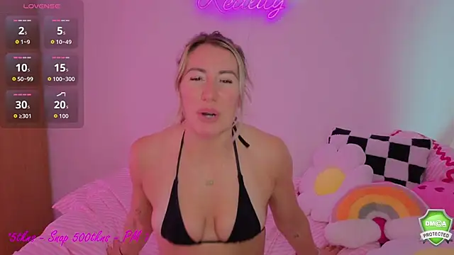 Snapshot of Daisydelicious chatting on 06-18-26, 08:58 Daisydelicious online show from 06-18-26, 08:58