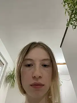 Snapshot of minidivaa_ chatting on 01-08-25, 05:16 minidivaa online show from 01-08-25, 05:16