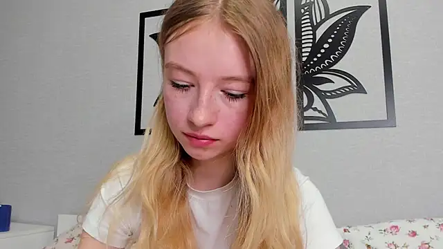Snapshot of minidivaa_ chatting on 02-04-25, 04:18 minidivaa online show from 02-04-25, 04:18