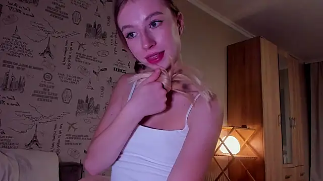 Snapshot of minidivaa_ chatting on 11-17-25, 10:59 minidivaa online show from 11-17-25, 10:59