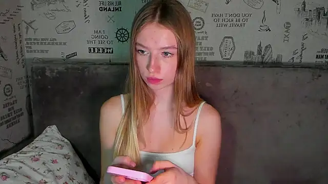 Snapshot of minidivaa_ chatting on 11-25-25, 09:37 minidivaa online show from 11-25-25, 09:37