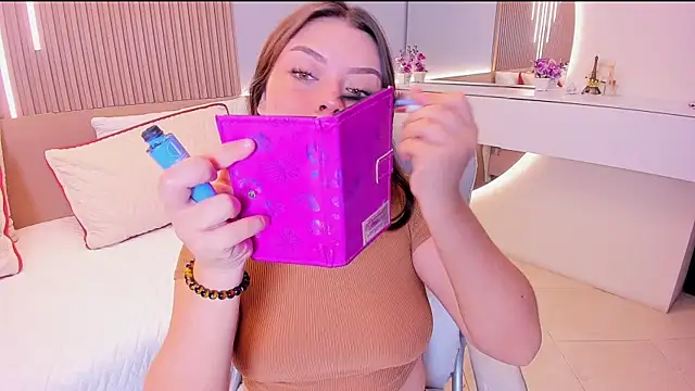 Snapshot of Sexy_paradise18_ chatting on 12-03-25, 03:47 Sexy paradise18 online show from 12-03-25, 03:47