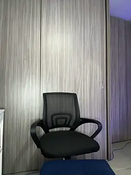 Libia James online show from 02-18-25, 02:27